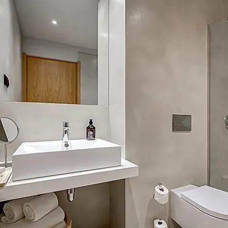 Отель Acta The Clover 4*