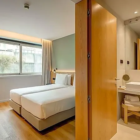Hotel Acta The Clover 4*