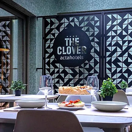 Отель Acta The Clover