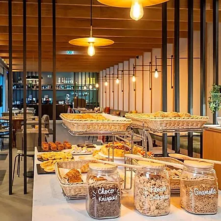 Acta The Clover Hotel 4*